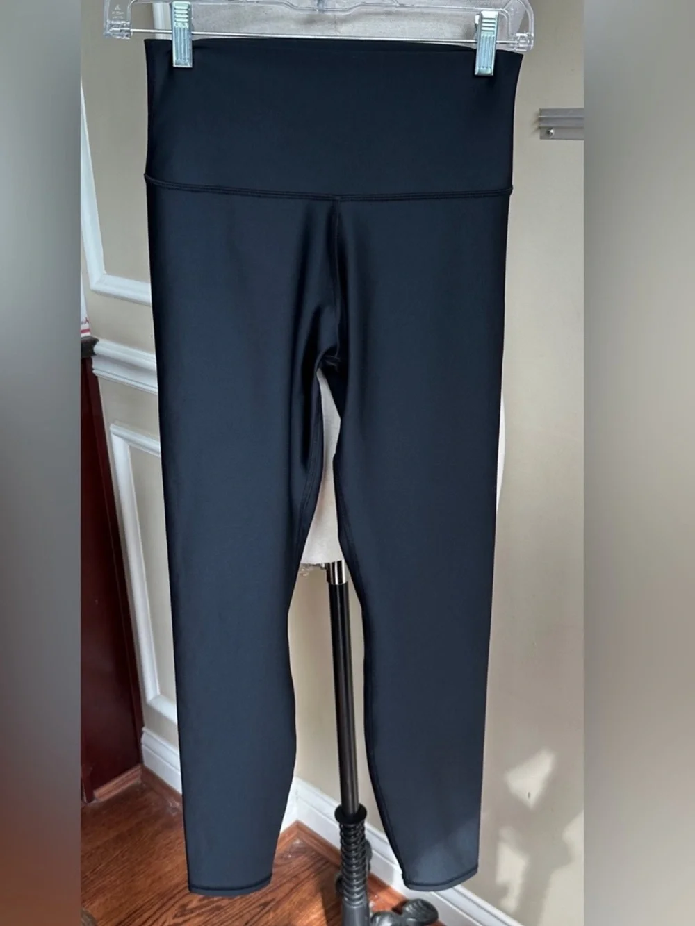 ALO yoga airlift High-Waist Black Sculpting Women’s leggings (7/8 Length)